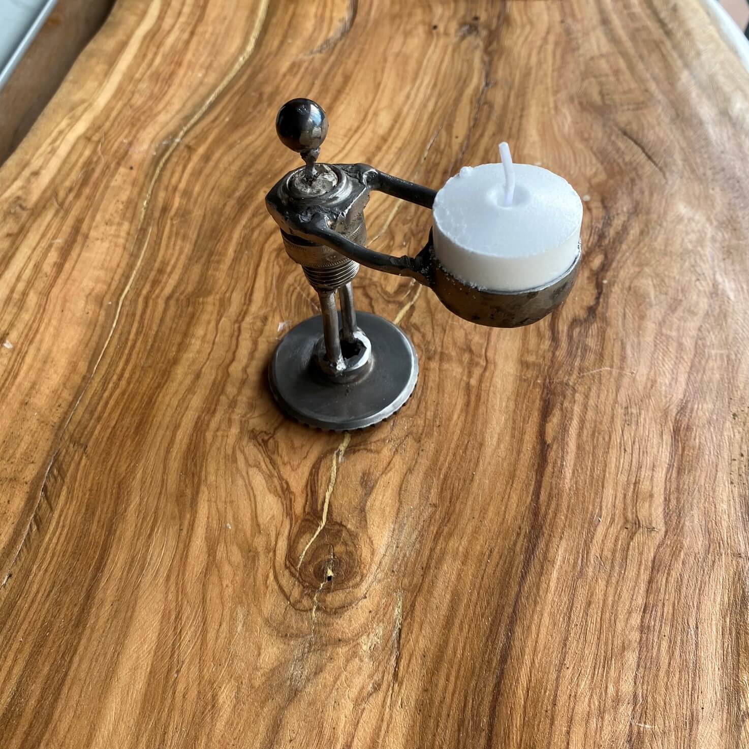 MINIATURAS EN METAL - Serie Utilitarios (Candelabros)